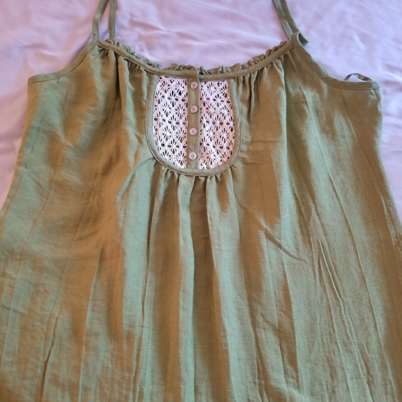 Nice top - Picture 2 of 2